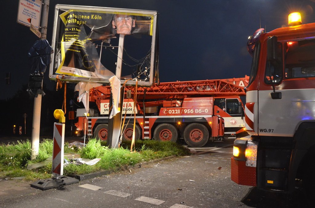 VU LKW umgestuerzt Feldkassel Industriestr Robert Boschstr P171.JPG